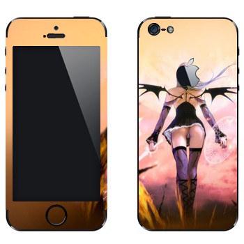 Виниловая наклейка «Демон-воительница» на телефон Apple iPhone 5