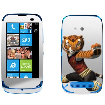   «  - - »   Nokia Lumia 610