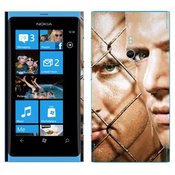   «     -   »   Nokia Lumia 800