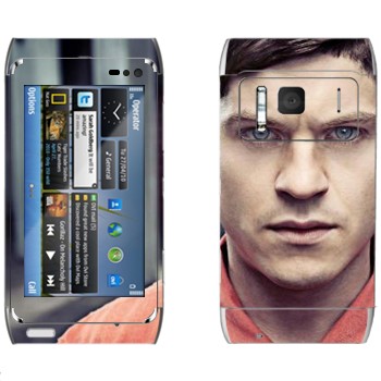   «  - »   Nokia N8